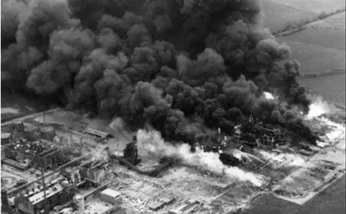 Nypro化工有限公司已內酰胺工廠爆炸照片 Nypro化工有限公司已內酰胺工廠爆炸照片