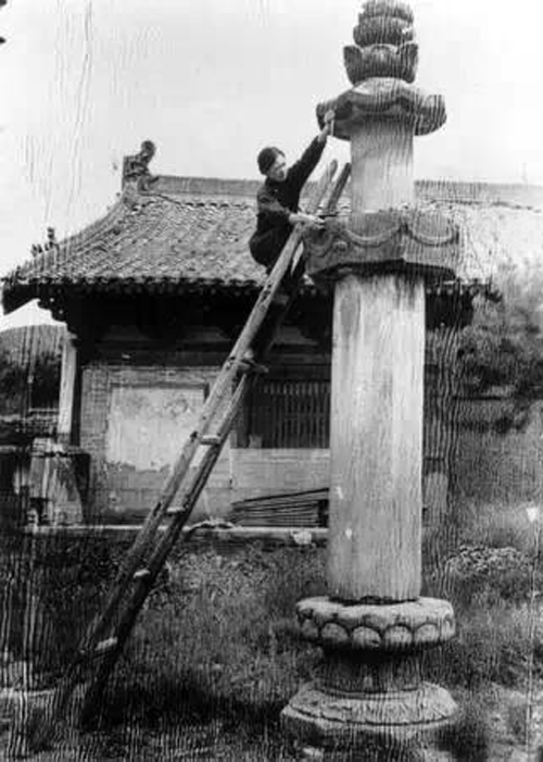 徒手攀爬繪制建筑手稿 徒手攀爬繪制建筑手稿