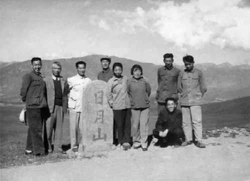 李慕愚與青海機(jī)戒廳同志合影 李慕愚與青海機(jī)戒廳同志合影